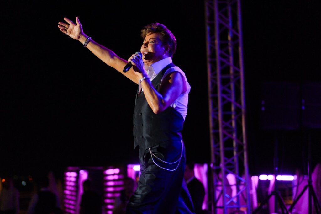 Sahne ve Konser fotoğrafı: Fatih Ürek — Burak Karaboğa