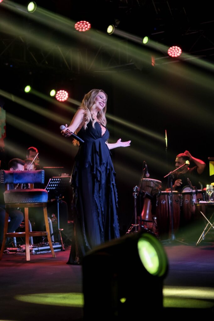 Sahne ve Konser fotoğrafı: Linet — Burak Karaboğa