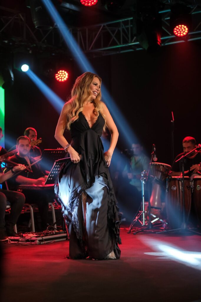 Sahne ve Konser fotoğrafı: Linet — Burak Karaboğa